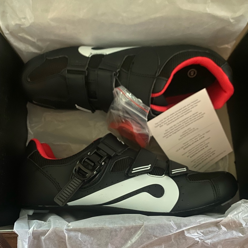 Peloton Men’s size 45 cycling shoes. New. Never been worn.